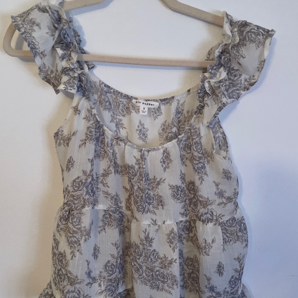 Blu Pepper size small flowy tank